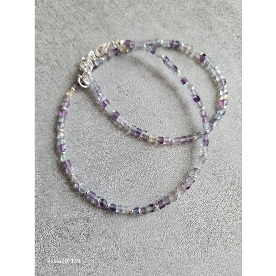 Naszyjnik z kamieni fluorytu